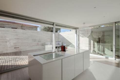 glossy white kitchen