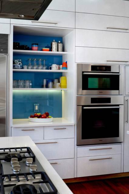 blue kitchen backsplash