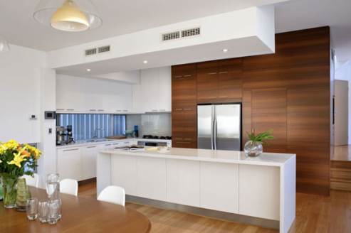 two-tone kitchen by cambuild