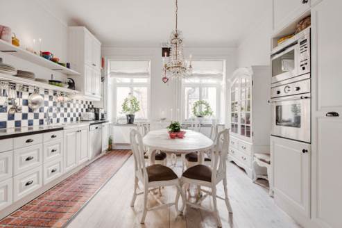 traditional white kitchen