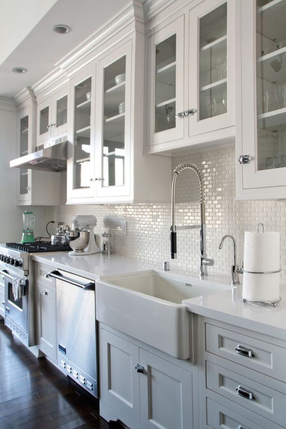 Kitchen Decor Tips: Make Your Kitchen Seem Larger and More Inviting