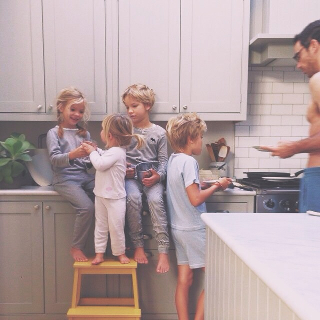 Family Time in the Kitchen: Using Meal Times as a Relationship Builder